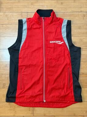 Saucony Men's Running Vest M Red Black Reflective Full Zip